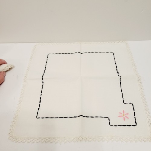 VTG Napkins White Tatted Pink Flowers Black Border Kitchen Linen - Picture 2 of 3