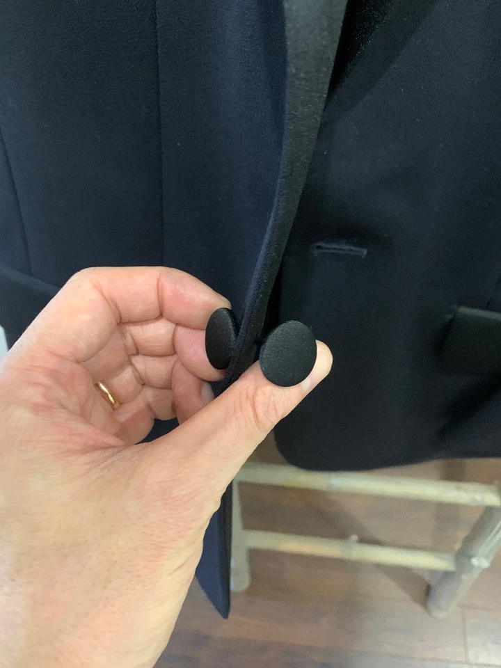 Hecho a medida Midnight Blue Tuxedo, 3 Peice Set By Alexandra Wood @saville fila Foto 4 de 4