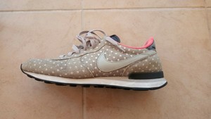 nike internationalist limited edition