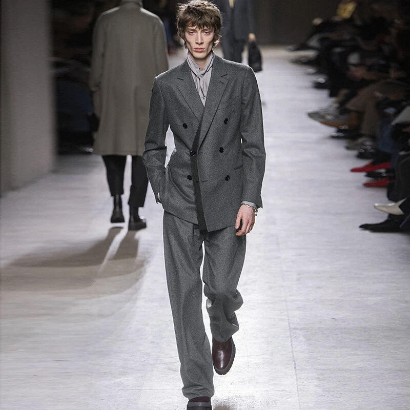 Traje Pantalones de lana de doble botonadura con diseño de tapeta italiana informales de negocios 2 un. Foto 2 de 4