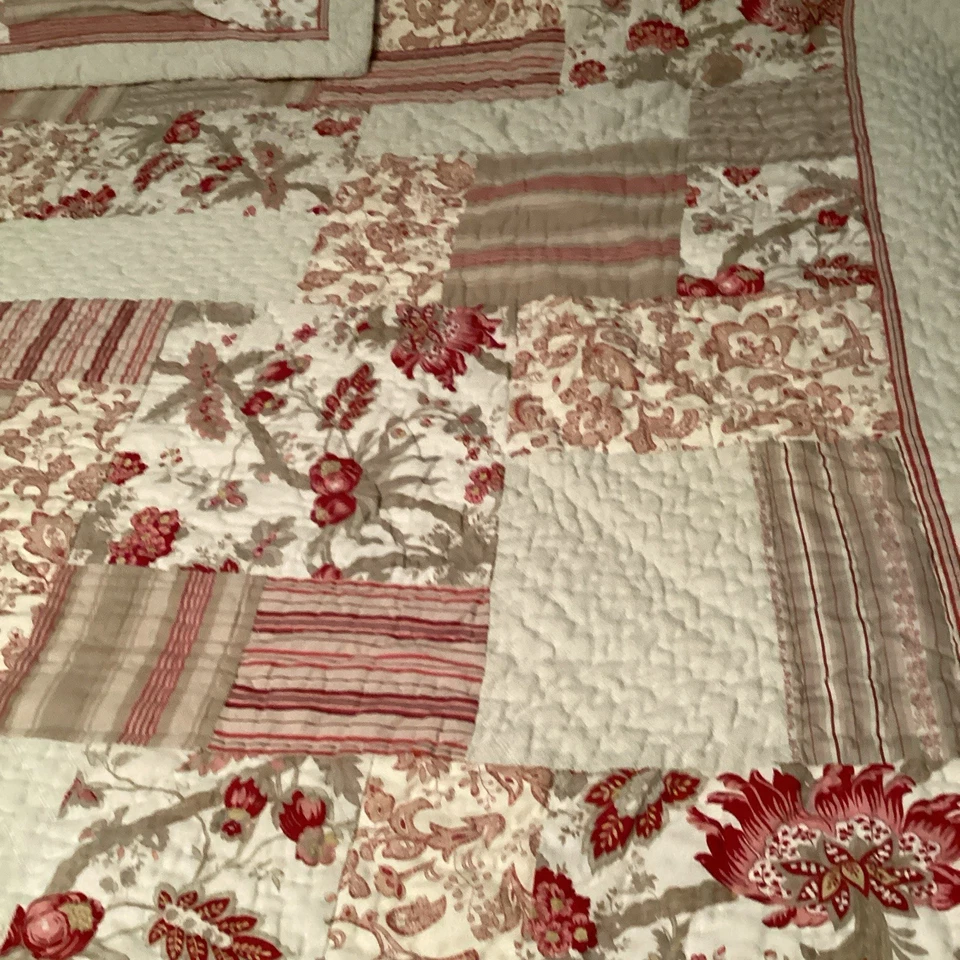 Nautica Patchwork Cotton Quilt Reversible 90x90 Queen 1 Sham Red Tan Paisley - Image 4 of 4