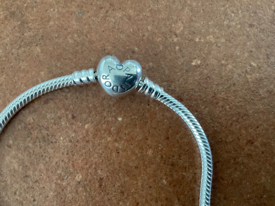 Braccialetto Pandora Moments Argento Con Chiusura a Cuore da Donna 21 centimetri - Immagine 3 di 4
