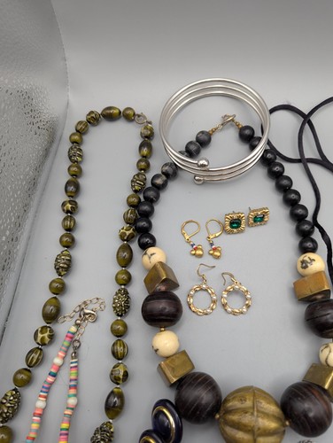 Vintage Earrings Bracelet Necklace Jewelry Lot - Picture 2 of 10
