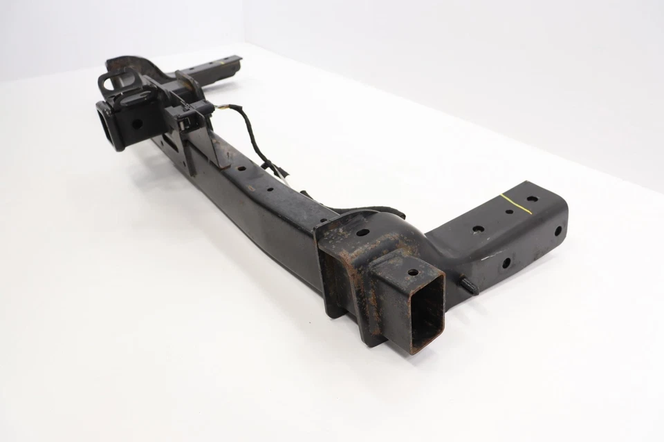 Remolque de remolque trasero Ford Maverick 2022-2025 barra de enganche OEM NZ6B19D521AD Foto 2 de 4