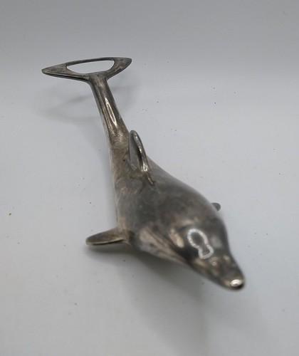 Abridor de botellas de pez delfín vintage chapado en plata de 7" tapa giratoria de metal vajilla pop - Imagen 4 de 7