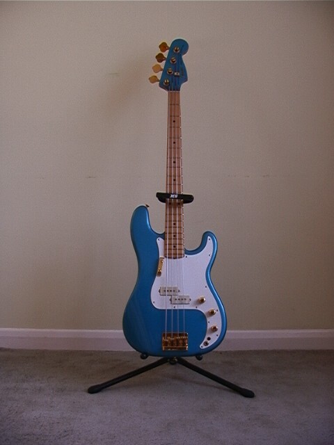 Fender Precision Bass Special (USA 1982) + Case. RARE (REFER FULL