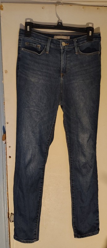 HOT 🔥!!! ATHLETA SIZE 4 JEANS!!!