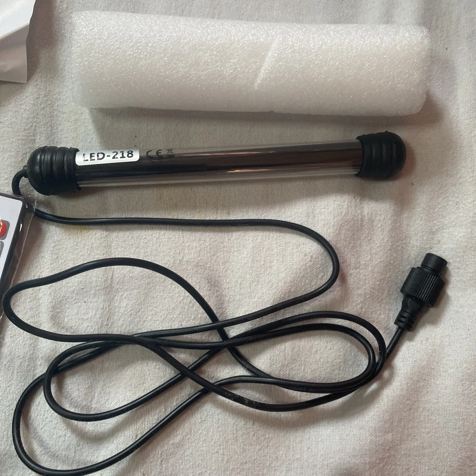 X2Submersible Aquarium Light Underwater RGB Multicolour LED Lights for Fish Tank - Image 4 of 4