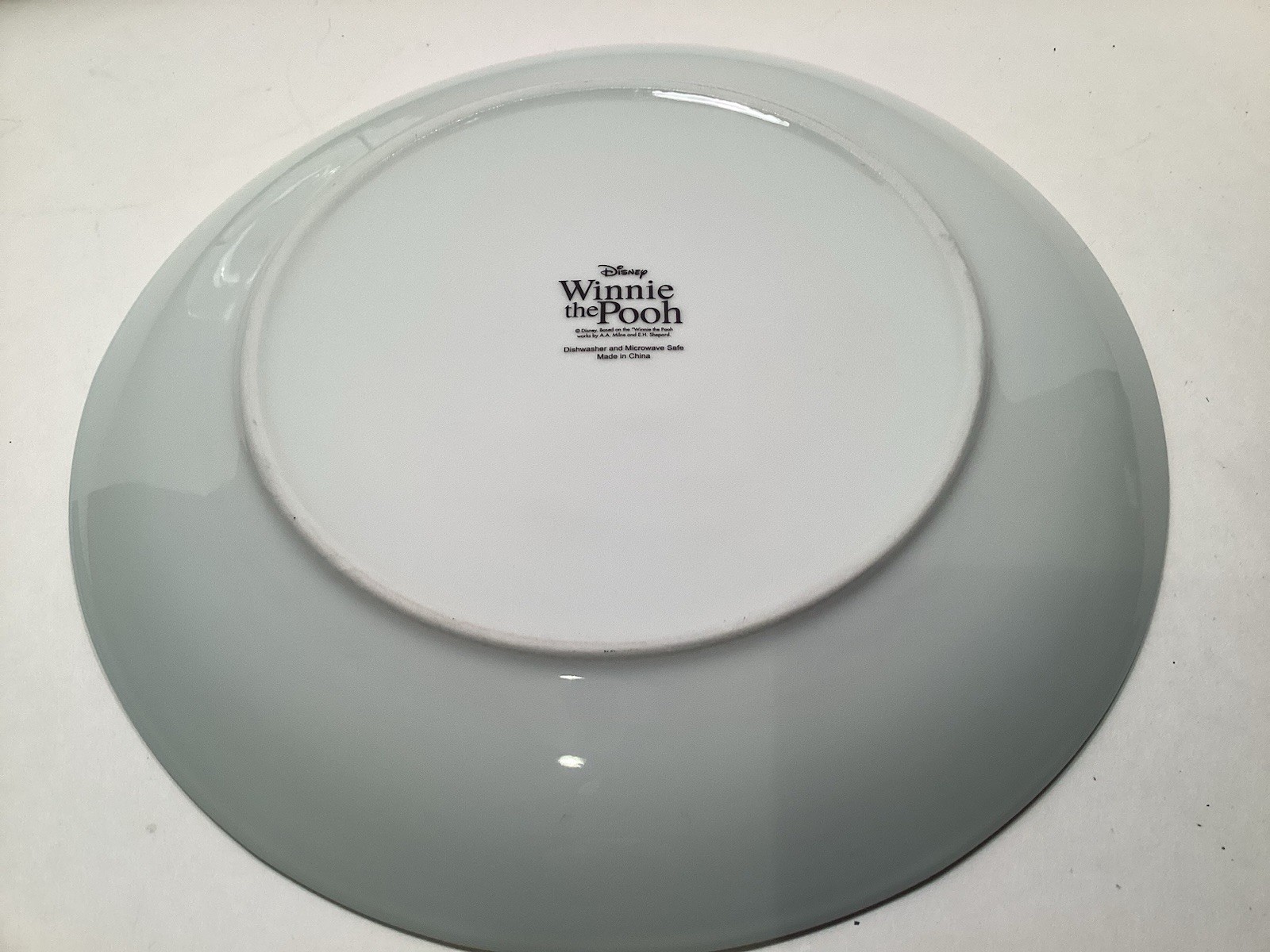 NEW! Set Of 2, WINNIE THE POOH & Friends Snowflake Christmas 10" DINNER PLATES