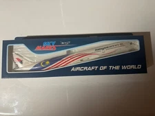 SKYMARKS Malaysia AIRBUS A350-900 1/200 SKR1073 Model Airplane