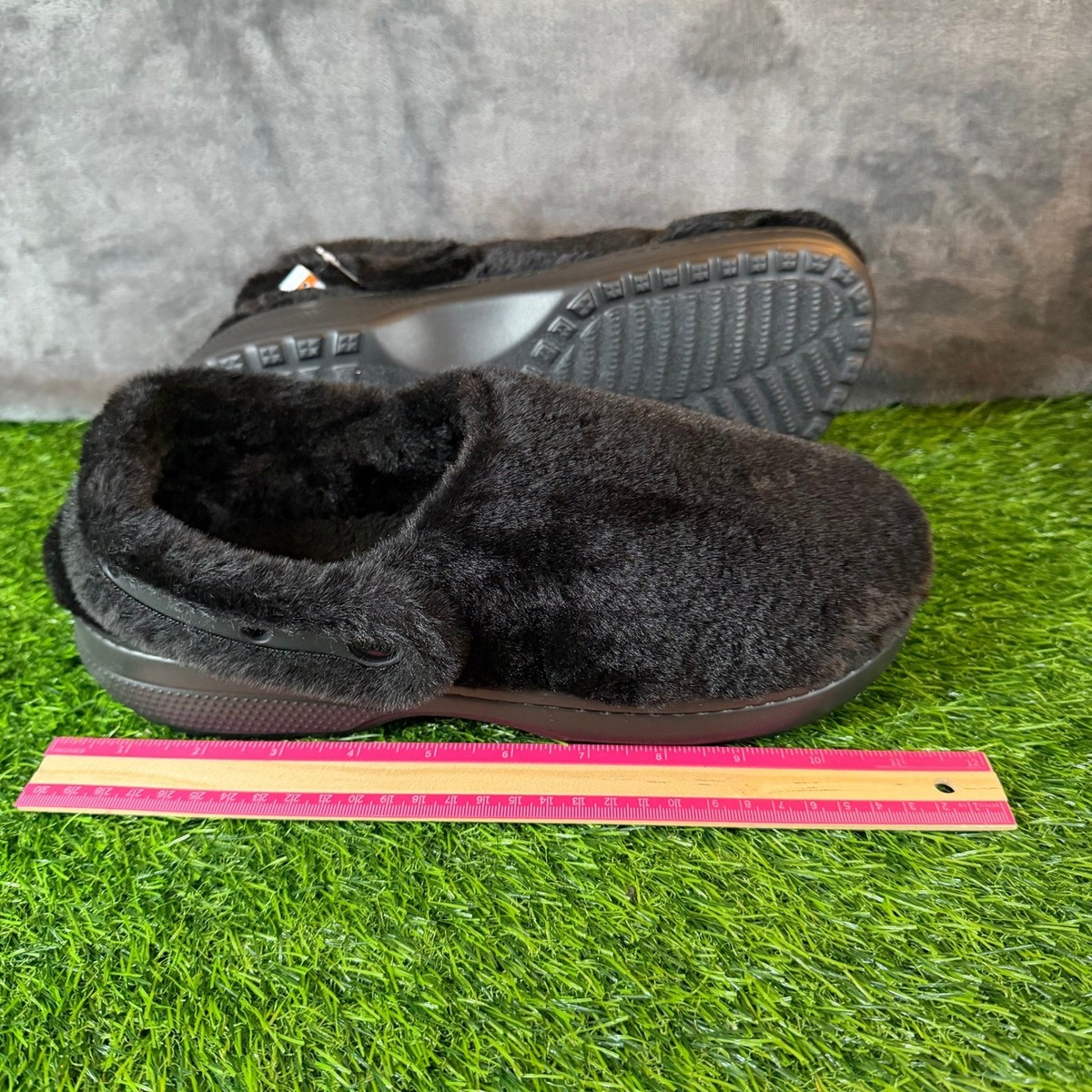 Crocs Classic Unforgettable Clog Black Faux Fur Fuzzy Mens  display picture 2