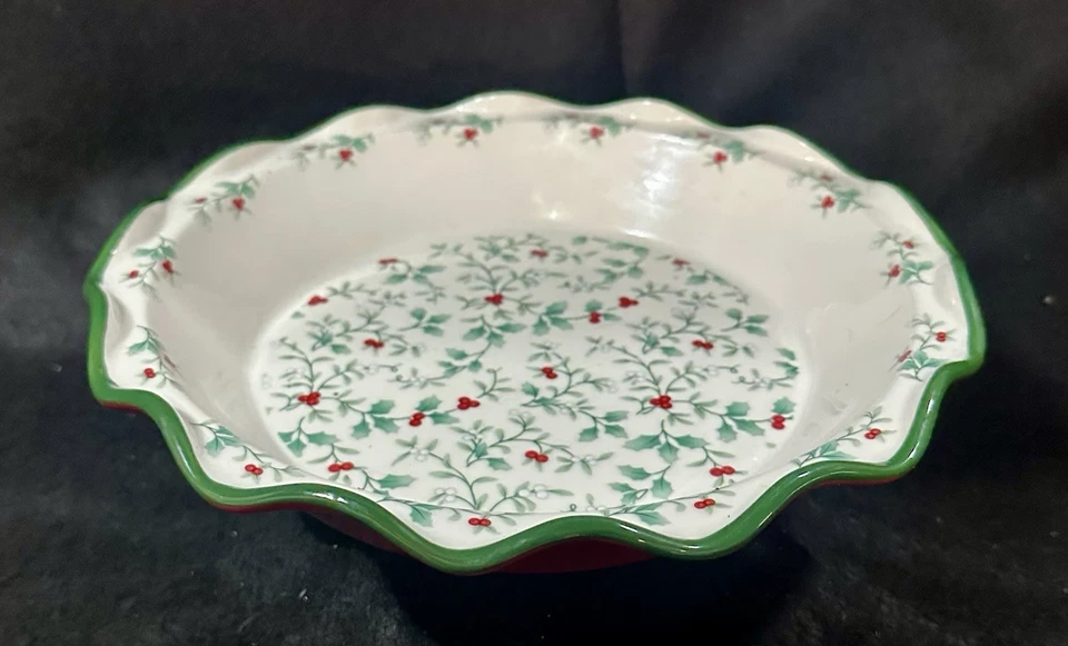Pfaltzgraff Winterberry Pie Plate Rare HTF. MINT! - Image 2 of 4