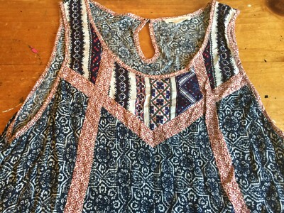 NWOT Hem & Thread Sleeveless Top Blouse Size Large Boho Floral Blue Red B24