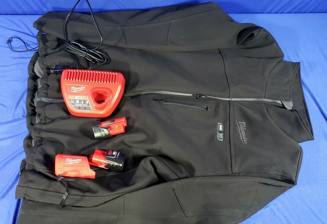 Bosch 12v Heated Jacket Size Medium With Charger And Battery 12v