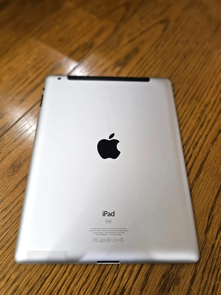 Apple iPad 10.2-inch A1396 on the iPad 2 (GSM model) 64GB, Wi-Fi  Gray Year 2011 - Image 3 of 4