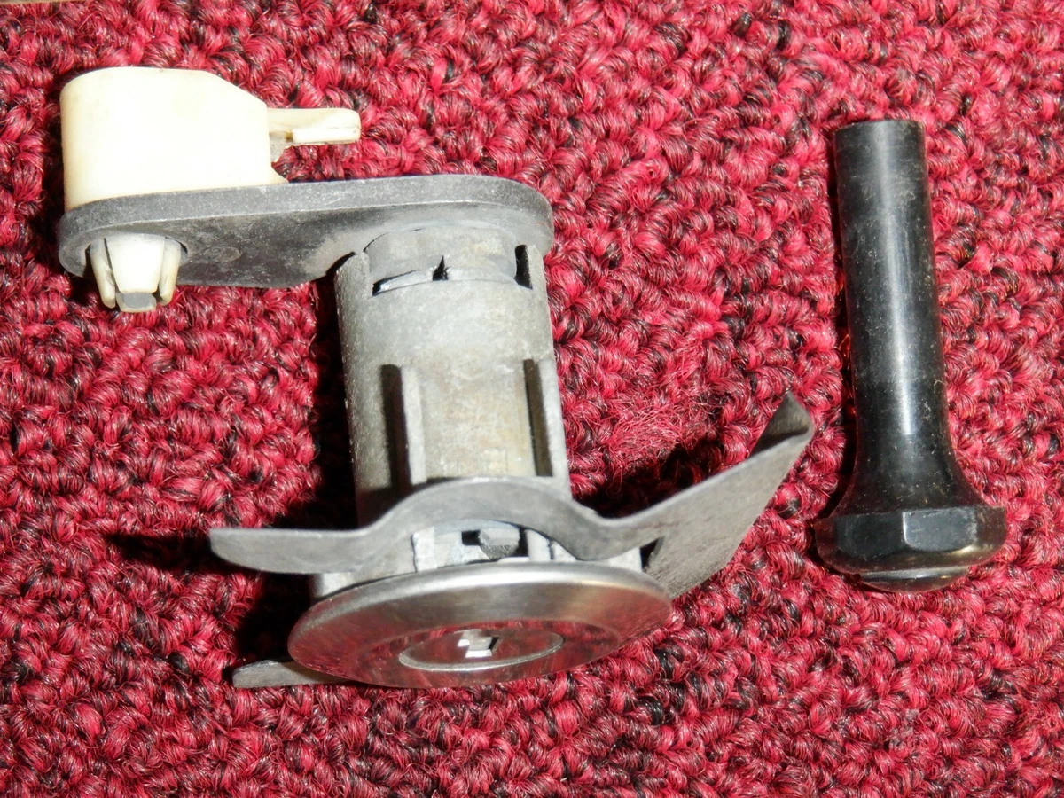 81 91 FORD 150 ECONOLINE VAN DOOR LOCK NO KEY WITH BLACK