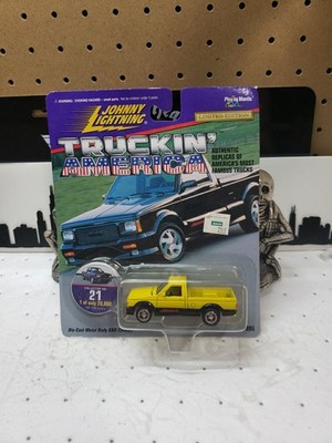 Johnny Lightning 1991 GMC Syclone Truckin America Series In Yellow