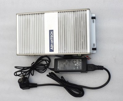 Advantech Co. Ltd.ARK-3360F Eingebettet Kiste Micro Rechner 12-24VDC (ARK-3360)