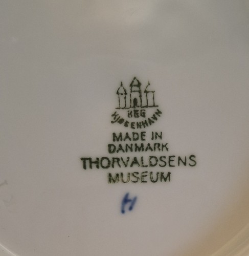 Jule Aften Christmas 1952 Plate B&G, Thorvaldsen Museum, Copenhagen, Danish - Picture 3 of 4