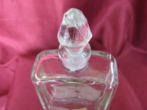 19C. ANTIQUE HAND ENGRAVED GLASS PERFUME BOTTLE - Picture 3 of 10