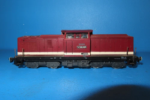 Piko Diesellok  EM 18 (G 18) H0  BR 110 025  der DR  weinrot  gealtert #7857