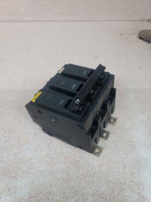 General Electric GE THQB32040 3-Pole 40 Amp 240V Bolt-On Circuit Breaker