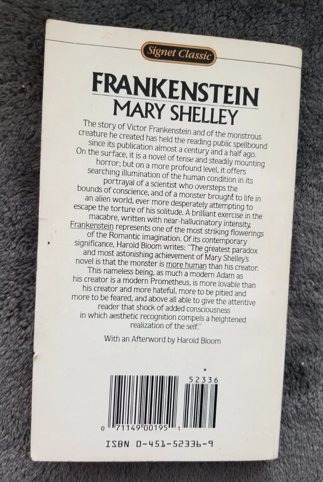 Signet Classic Frankenstein Foto 2 de 4