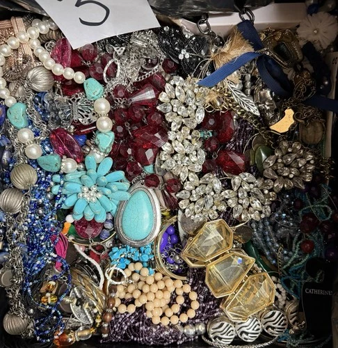 Huge 18 Pound Vintage to Now Costume Jewelry Good Use Wear Sell Craft Lot# GB3