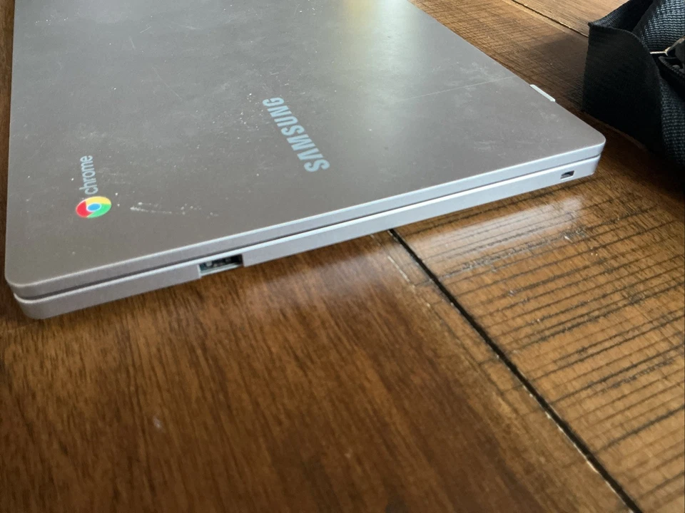 Samsung Chromebook Laptop - Image 4 of 4