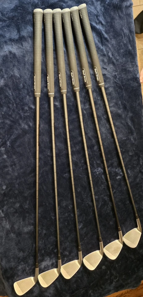 PING I 230 Blue Dot IRONS 5-PW RH AWT 2.0 Black Stiff Shafts  Pre-Owned - Image 2 of 4