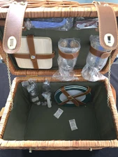 English Style Wicker Picnic Basket service for two With Napkins. New with Tags