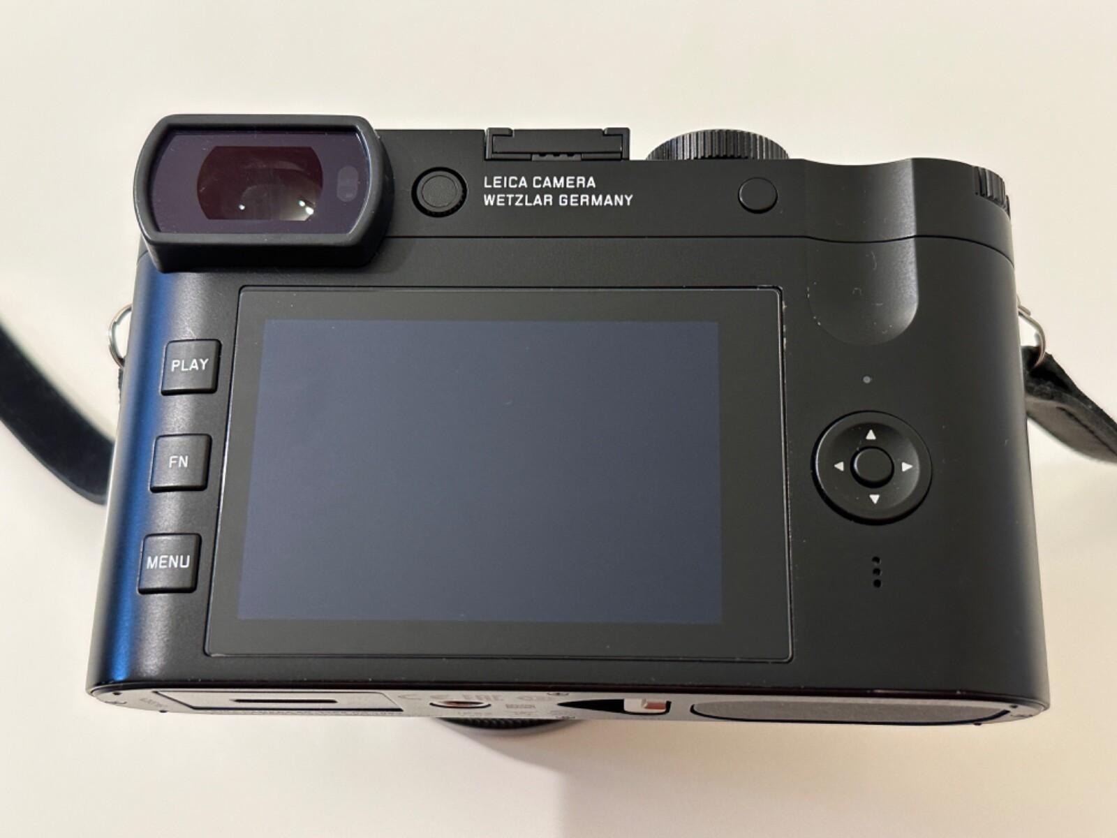 Leica Q2 Digital Camera Excellent condition Black W/box and all