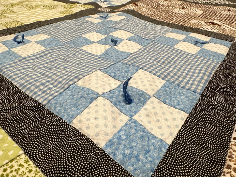 Colcha de retalhos feita à mão de algodão 69” X 48” azul verde preto marrom cinza moderna - Imagem 4 de 4