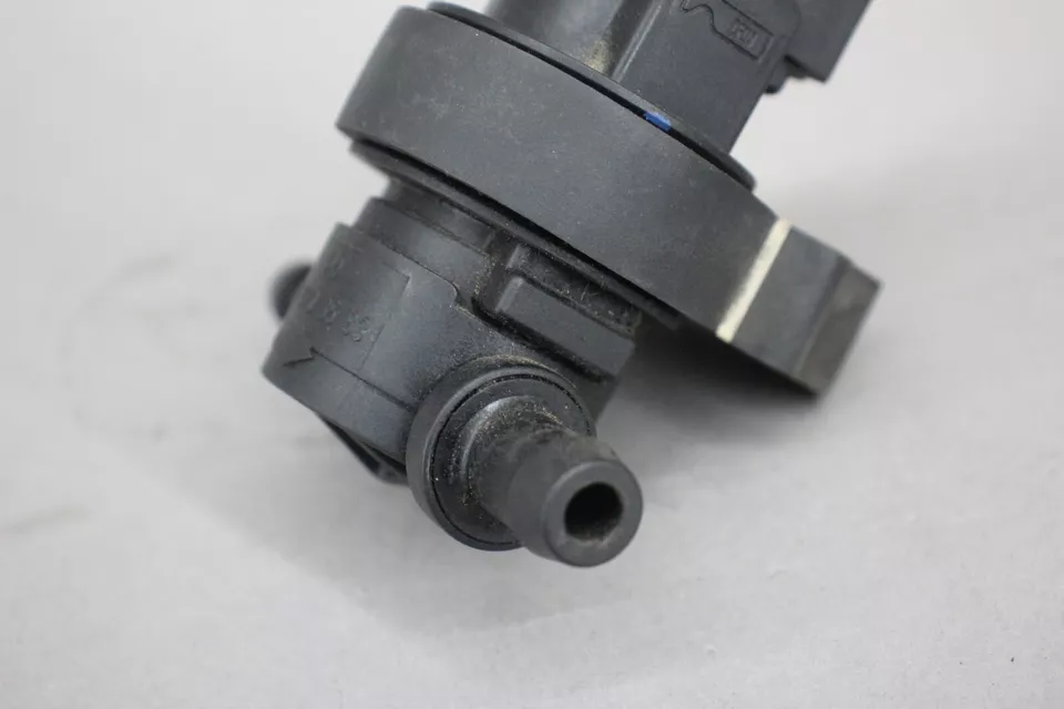 ✅ 94-02 Mercedes R129 SL500 S500 Vapor Canister Purge Valve Unit 0004703593 OEM - Image 3 of 4
