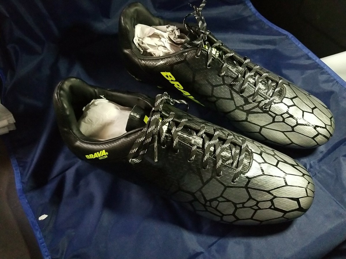 BRAVA SOCCER SHOES MEN'S SIZE 13 Black, Grey Line Green print and