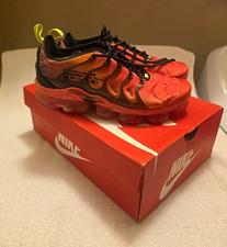 Nike Air VaporMax Plus Men s Low Top Lace Up Athletic Sneakers Red/Black