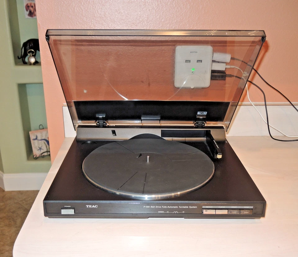 Teac P680 Fully Automatic Linear Turntable, Working Please see video and photos - Image 2 of 4