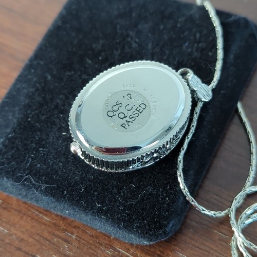 Vintage Vanity Fair Silver Cameo Locket Watch Necklace - Picture 4 of 5
