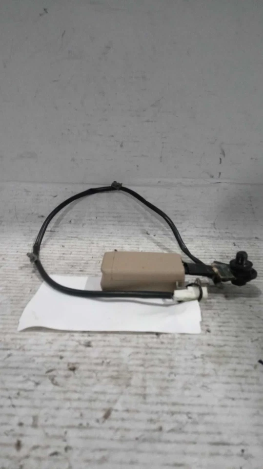 Used Front Right Seat Belt Front fits: 2009 Suzuki Equator Crew Cab bucket seat Foto 2 de 4