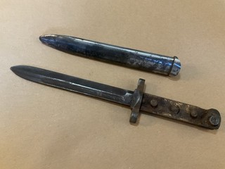 WWII ITALIAN CARCANO FIXED BLADE BAYO W/ SCABBARD