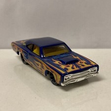 1969 69 Dodge Coronet Super Bee Collectible 164 Scale Diecast Diorama Model