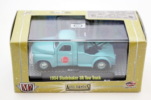 M2 1954 Studebaker 3R Tow Truck 'Blue' Auto-Thentics 2010 MIB