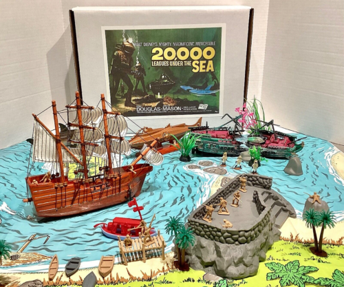 20,000 Leagues Under the Sea Play Set with figures and Box - Picture 1 of 9