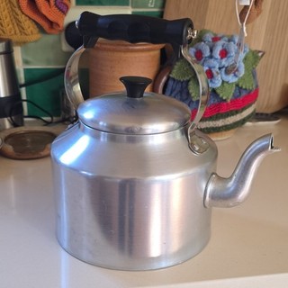 AGA Stove Top Kettle 1.4L Aluminium Silver w/ Black Heat Resistant Handle