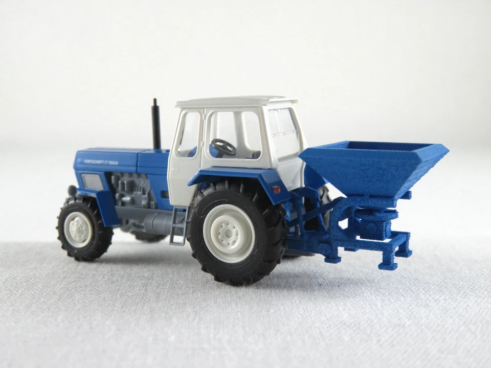 Busch 42858 Traktor Fortschritt ZT 303-D (1967) mit Düngemittelstreuer 1:87/H0 - Bild 3 von 4