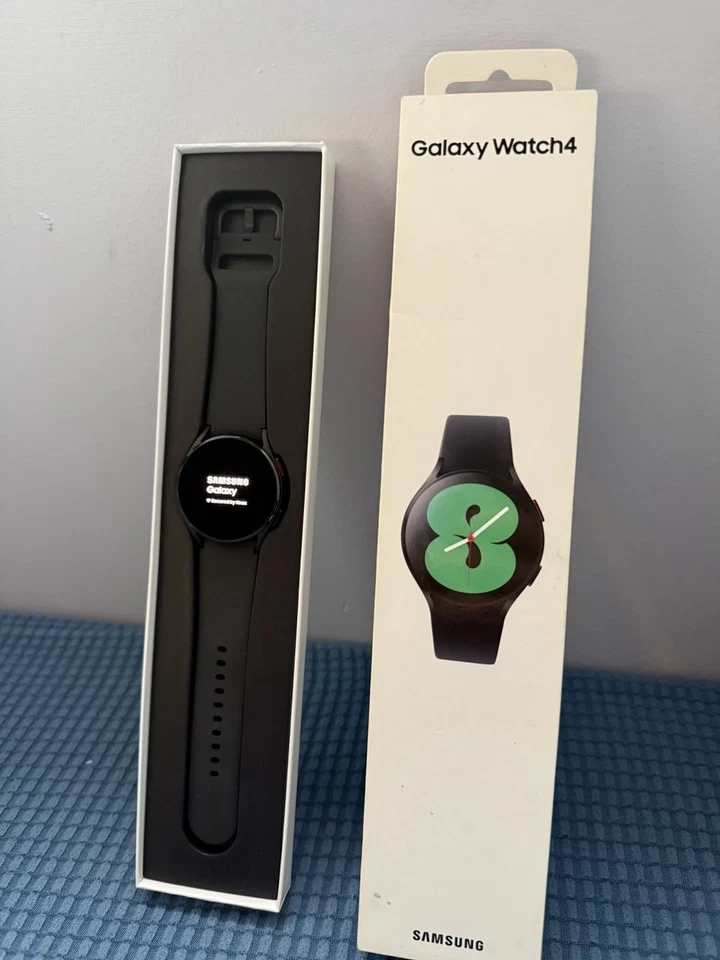 Samsung Galaxy Watch4 - 40MM (S/M) - Negro Foto 2 de 2