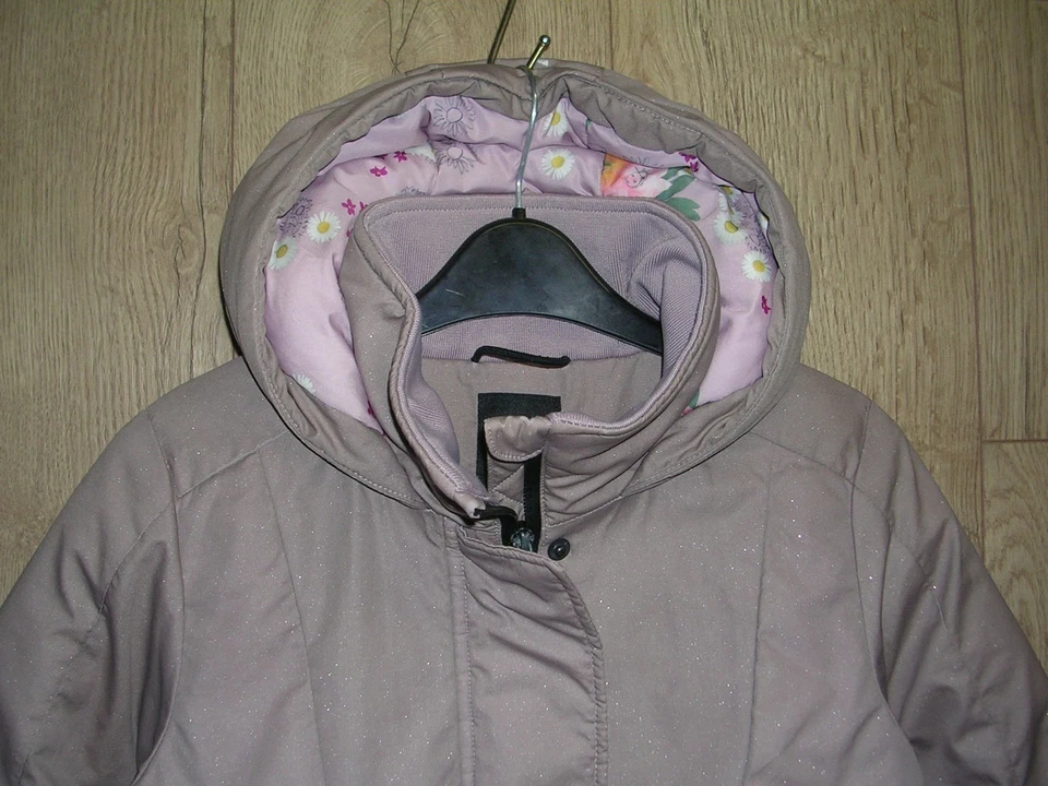 Ted Baker Girls Pink Floral Lined Jacket Hooded Winter Coat Age 5-6 116cm - Image 2 of 4