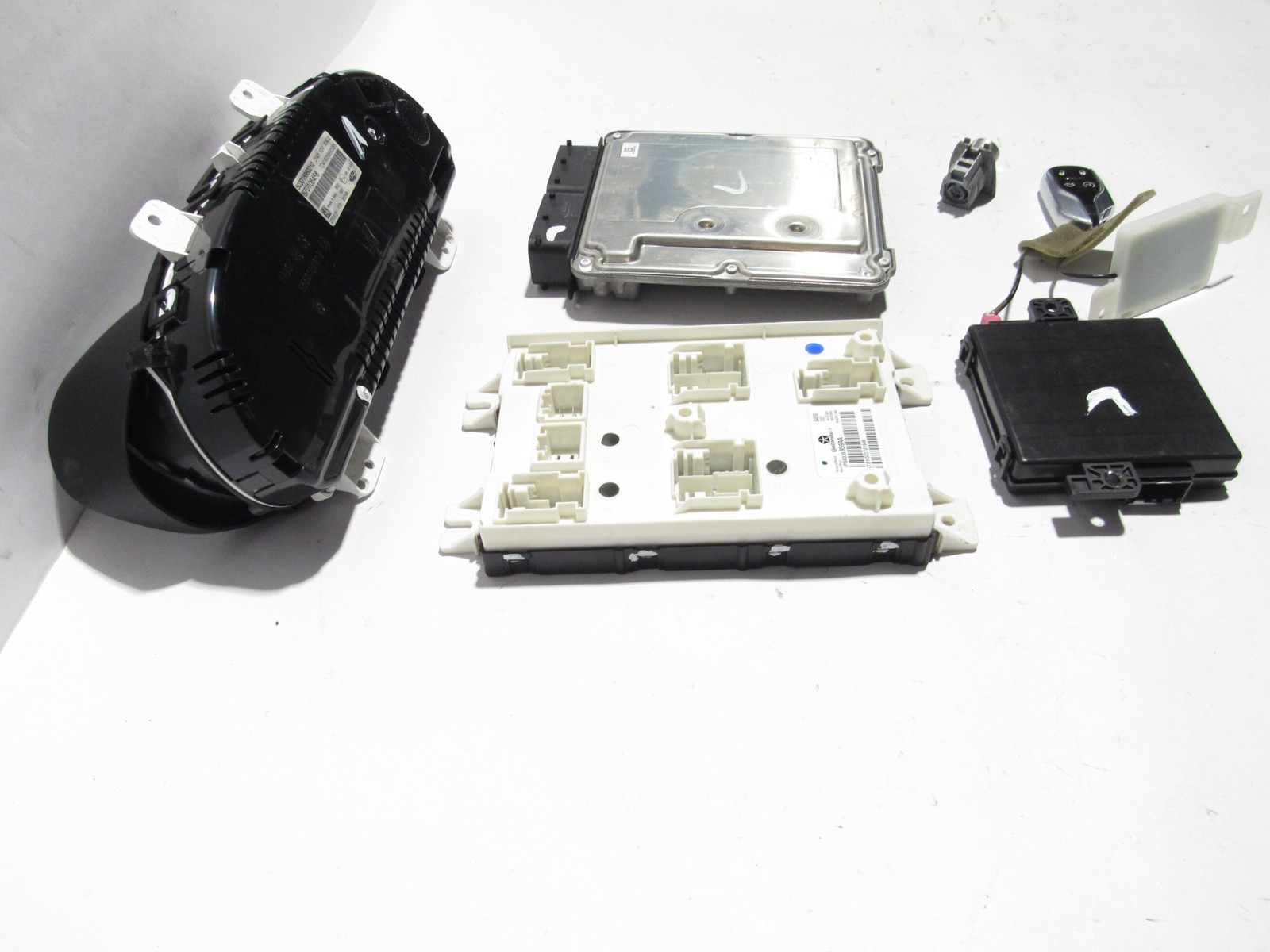 Maserati Levante 2018 3.0L Engine Module Key Lock Keyless Cylinder Set 16-24 ;#4