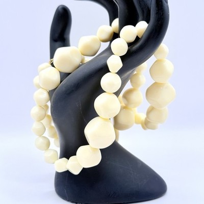 Vtg Trifari Beaded Necklace Acrylic Pebble Collection Cream Graduated Design L