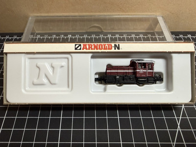 ARNOLD-N 2071 Diesel Locomotive BR 332 - DB - 1:160/N